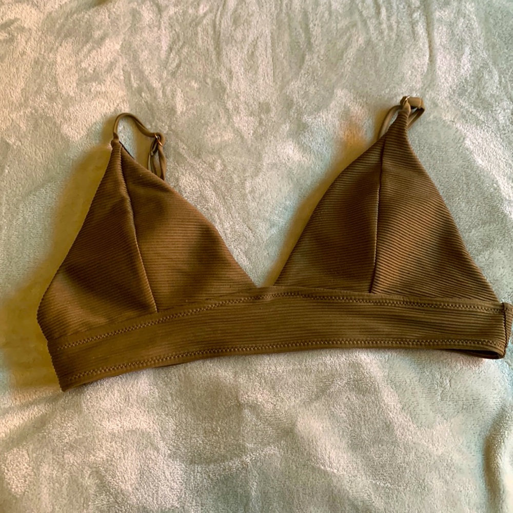Too swimsuit